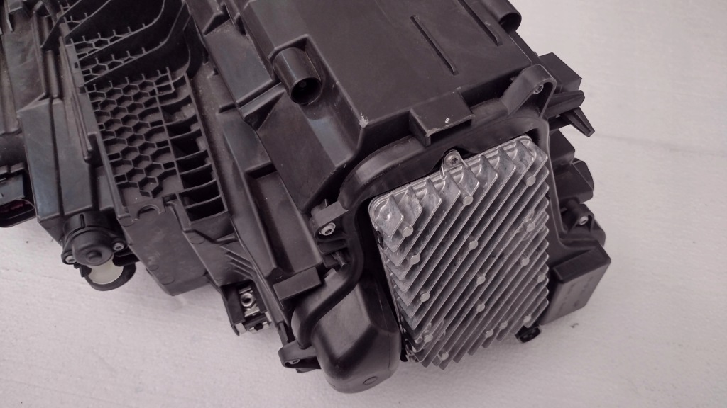 Audi q8 4m8 фара передня перед ліва matrix led америка 4m8941035b Оригінал