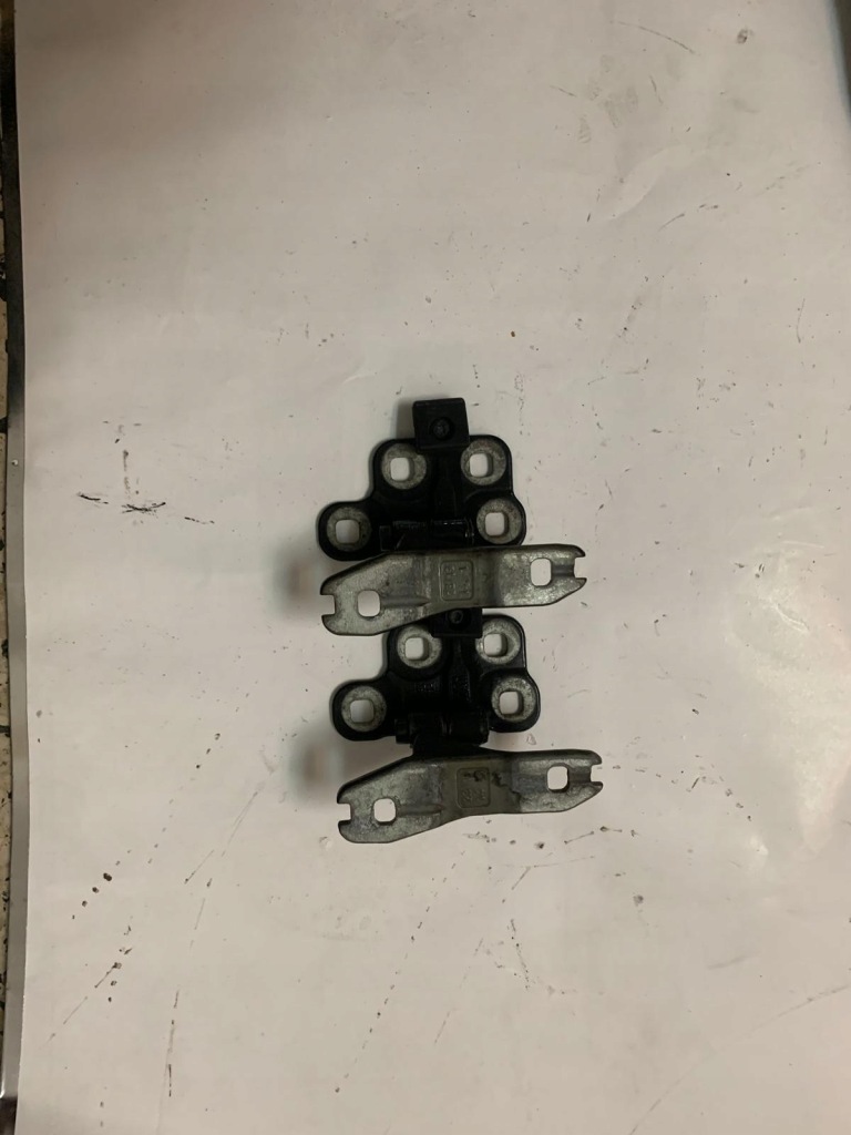 Купить Volvo fh4 петля дверь правый 23311948