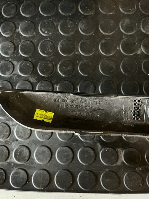 фото №2, Заглушка молдинг бампера renault clio iv lift pdc