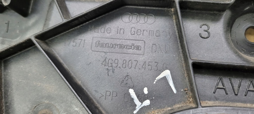 фото №11, Кронштейн бампера audi t. a6 15- le