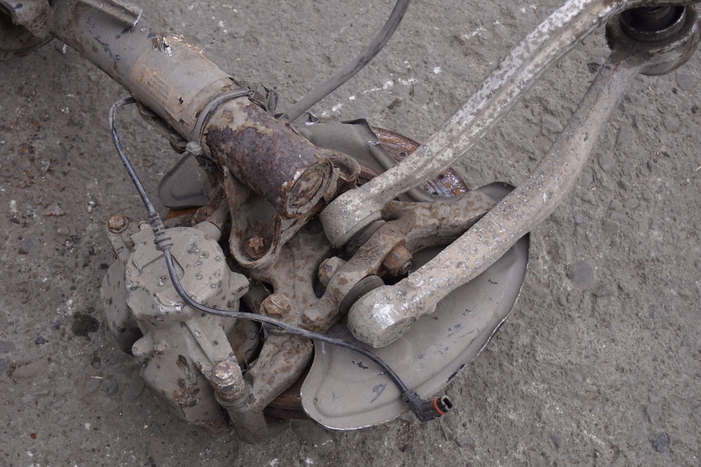 фото №9, Поворотный кулак левый перед mercedes w204