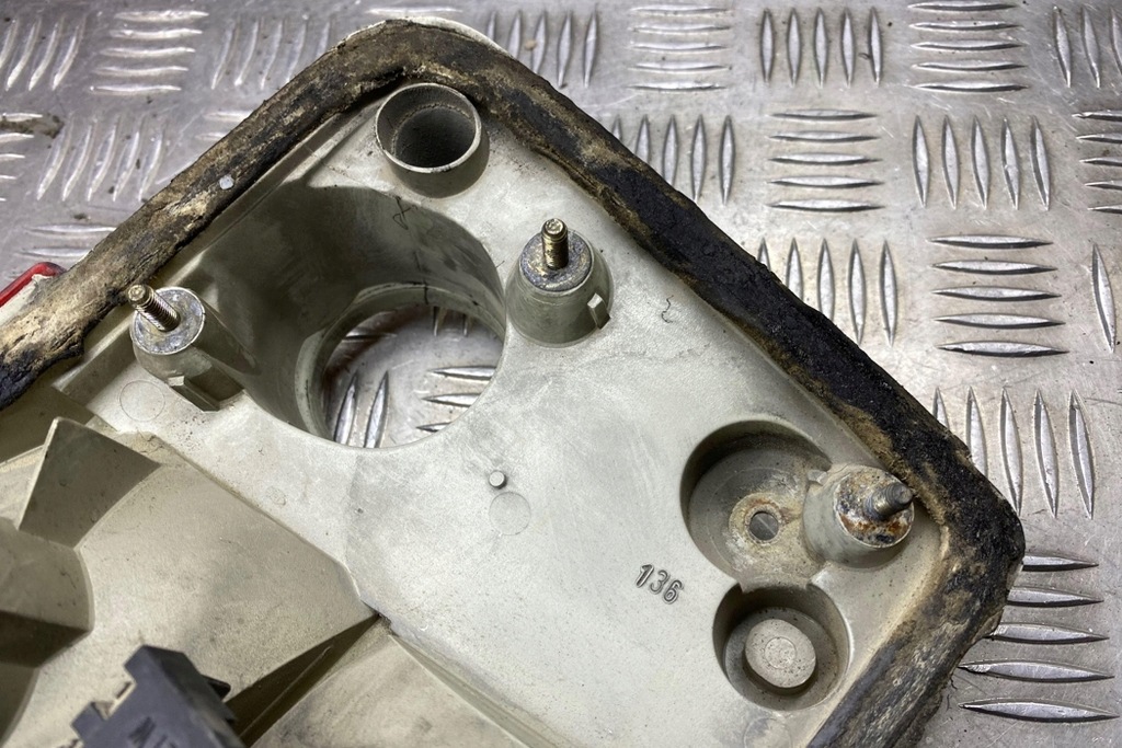 фото №6, Левая лампа крышки багажника audi a6 avant 4a, c4 4a0945094e 2.5l дизель