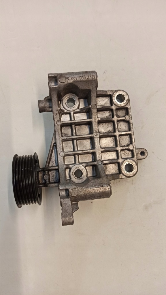 Купить Держатель генератора a4 b8 059903143s