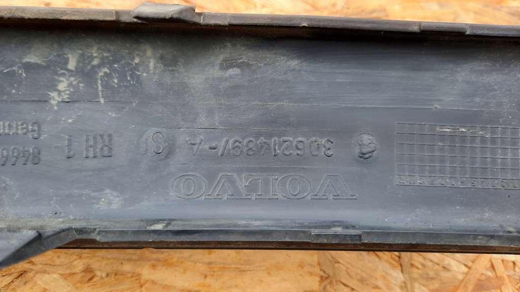 фото №6, Молдинг бампера перед права volvo v40 s40 30621489