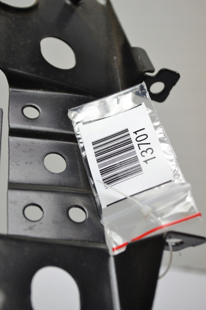 фото №12, Mercedes w202 передняя лонжерон правая ушко hol