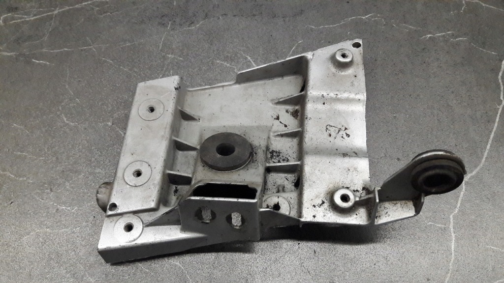 фото №1, 4e0821137e кронштейн кронштейн audi a8 d3 08r