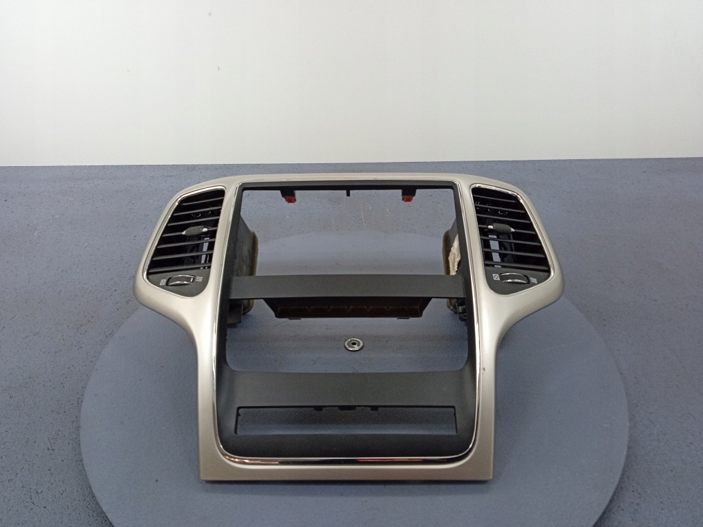 фото №1, Grand cherokee wk2 ґрати обдув 00007409