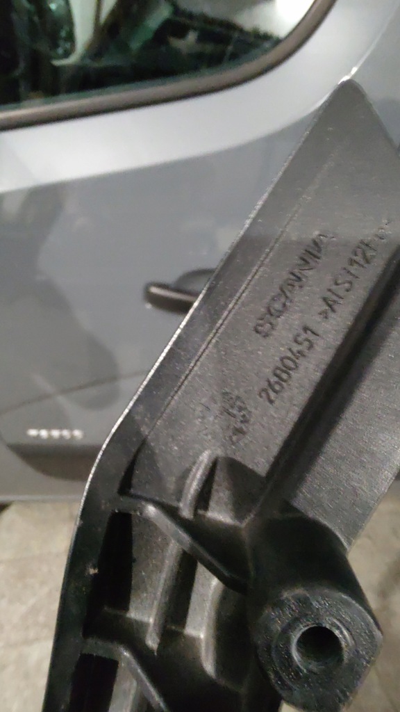 фото №3, Жабо кронштейн ручка кабіна scania s r 2680451