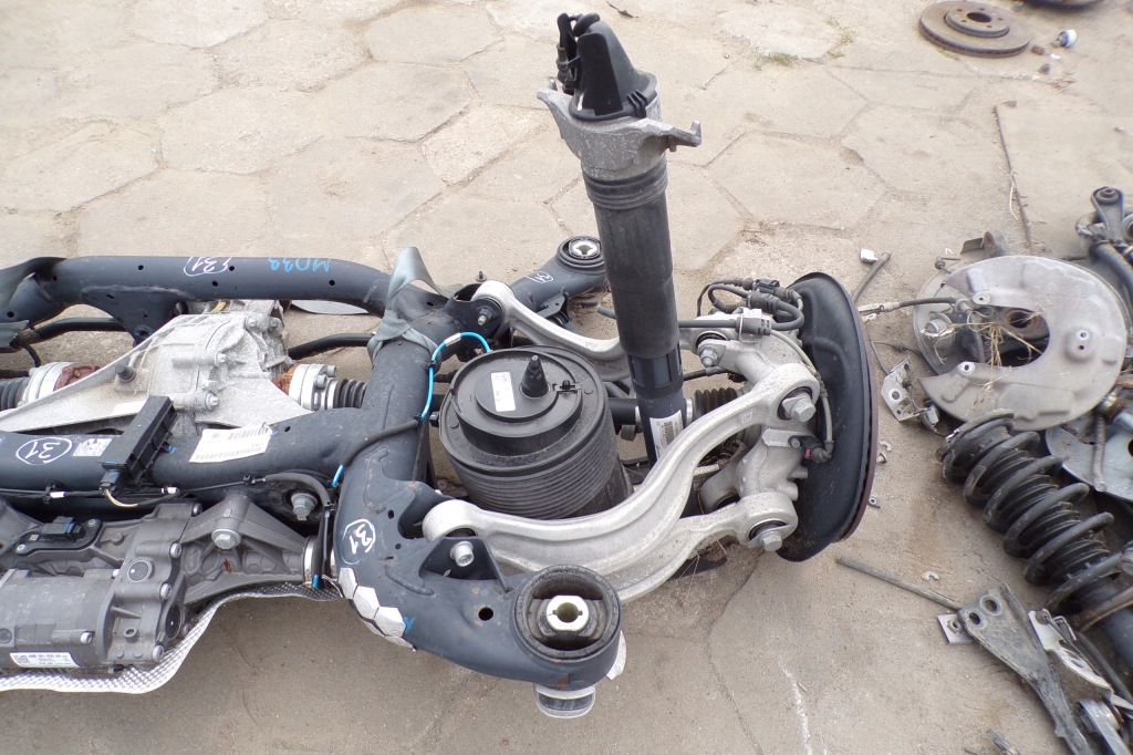 Купить Подвеска задняя поворотные 4m0500025 vw touareg iii