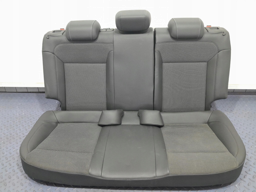 фото №8, Opel astra j lift sedan сиденья заднее сиденье комплект полукожа eu