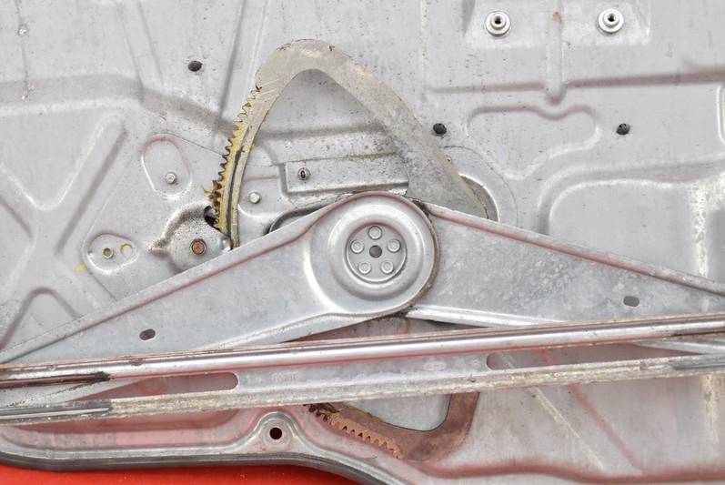 фото №11, Подъемник стекло правый перед eu volvo c30 07r