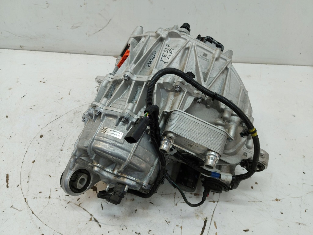 Tesla model 3 рестайлинг  2024 highland двигатель электрический перед Доставка