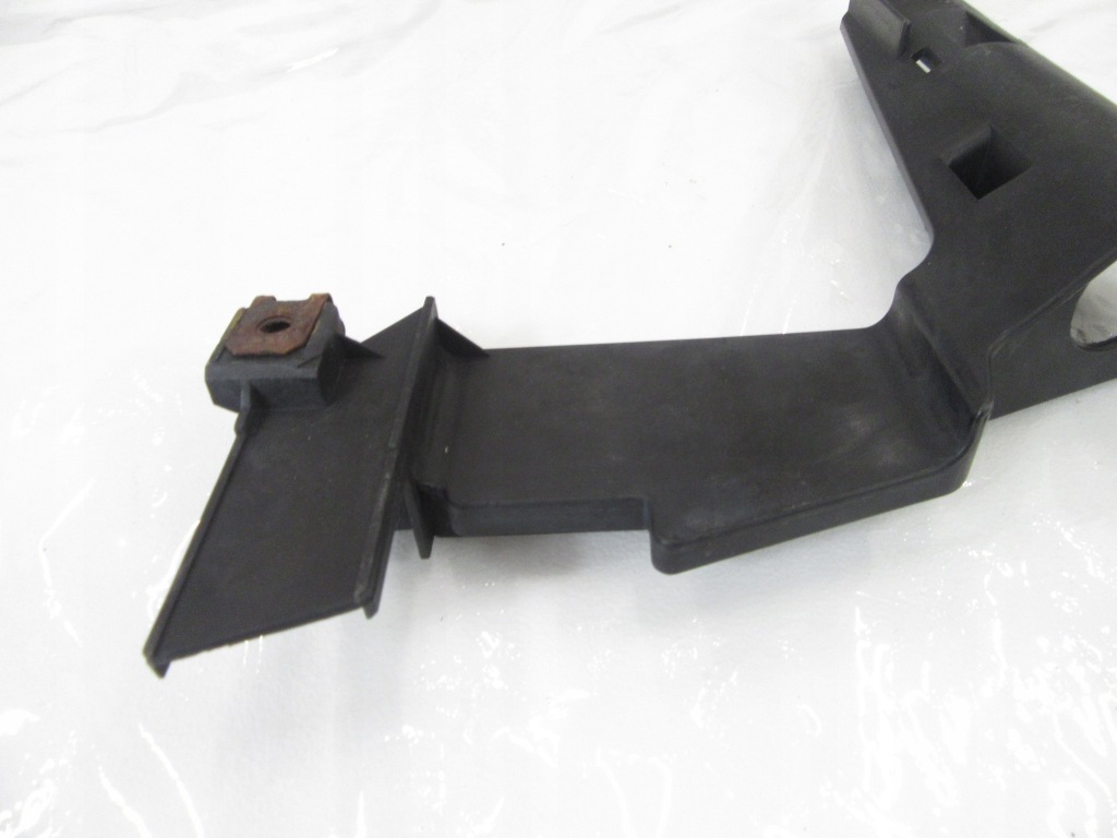 Купить Кронштейн направляющая кронштейн лампы левый перед bmw e46 1301073017