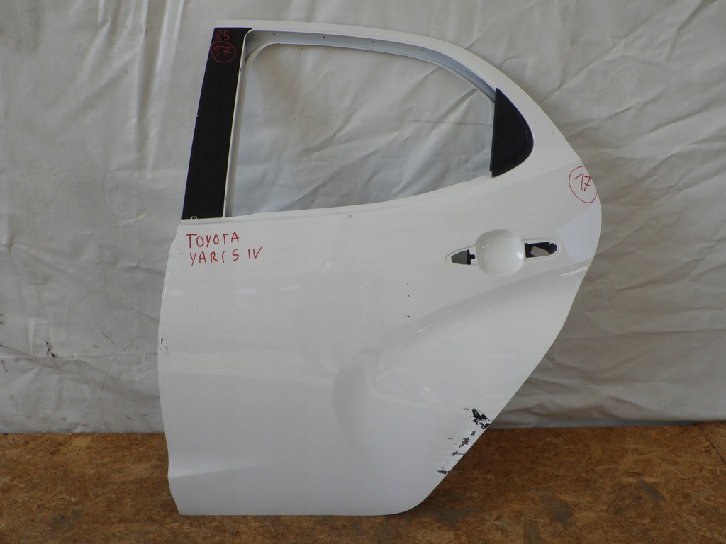 фото №1, Toyota yaris iv двері ліва задня задні