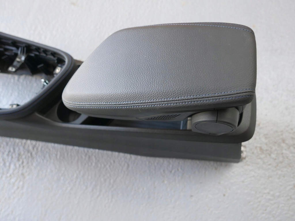 фото №6, Bmw f45 f46 подлокотник туннель средний