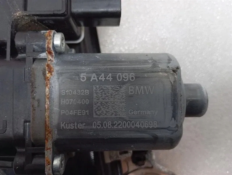 Bmw m8 g16 5a52ee4 door winder правий регулятор Київ