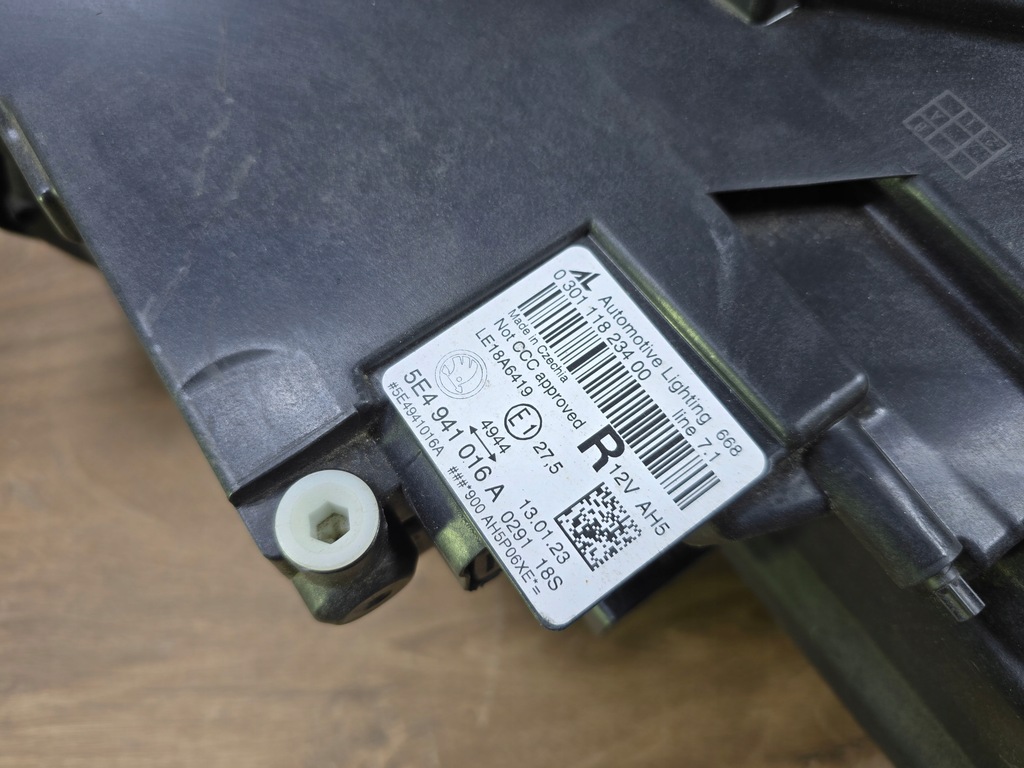 фото №8, Skoda octavia iv 4 лампа передняя правая full led 5e4941016a