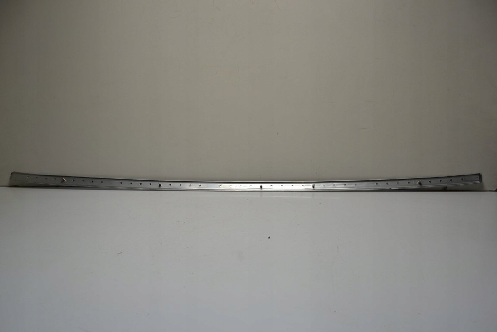 фото №7, Mercedes w124 молдинг хром бампера задняя средняя