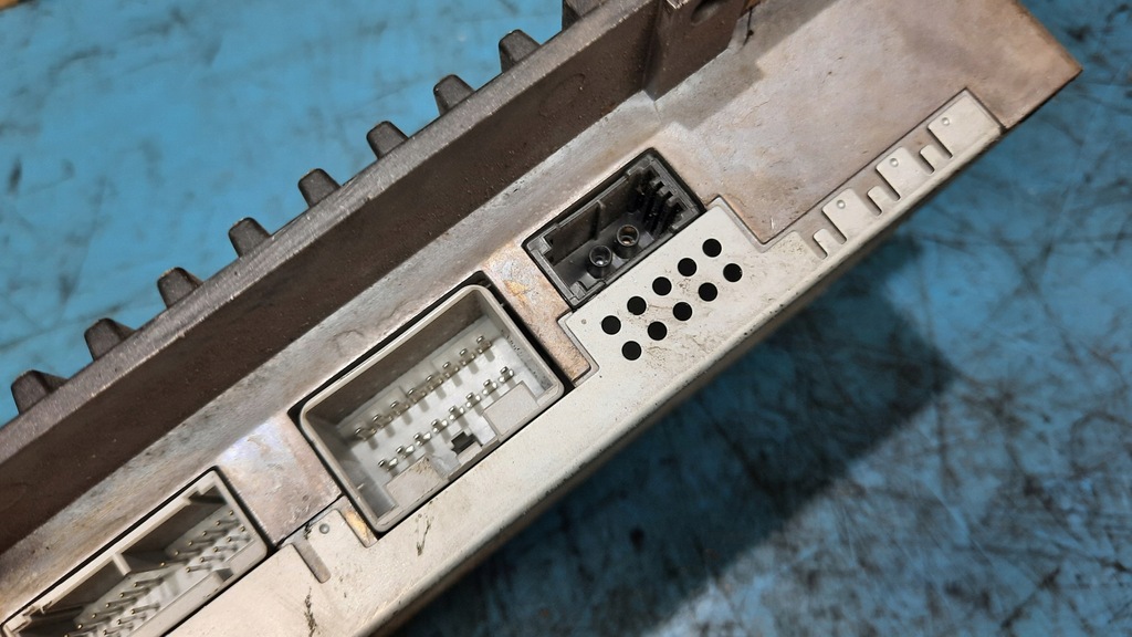 фото №3, Усилитель радио volvo v50 s40 ii