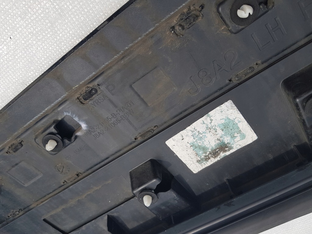 фото №3, Land rover velar молдинг дверь левый перед