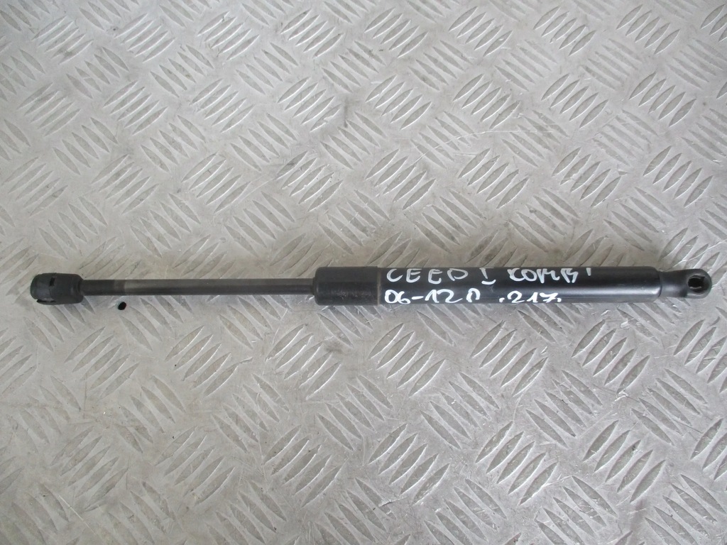 фото №12, Амортизатор кришки задня комплект 81770-1h522 kia ceed i 06-12r. 1.6 crdi 8q 5d