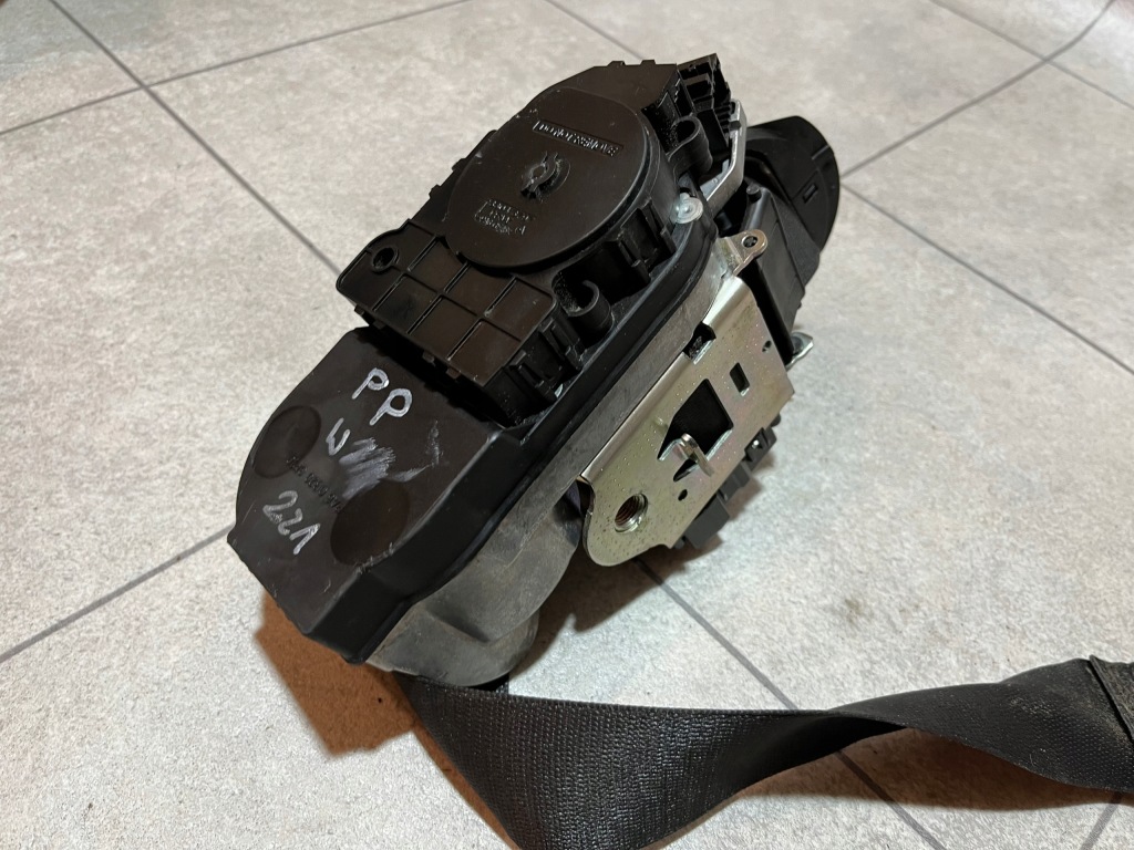 фото №14, Mercedes w221 pas натягувач перед чорний bdb