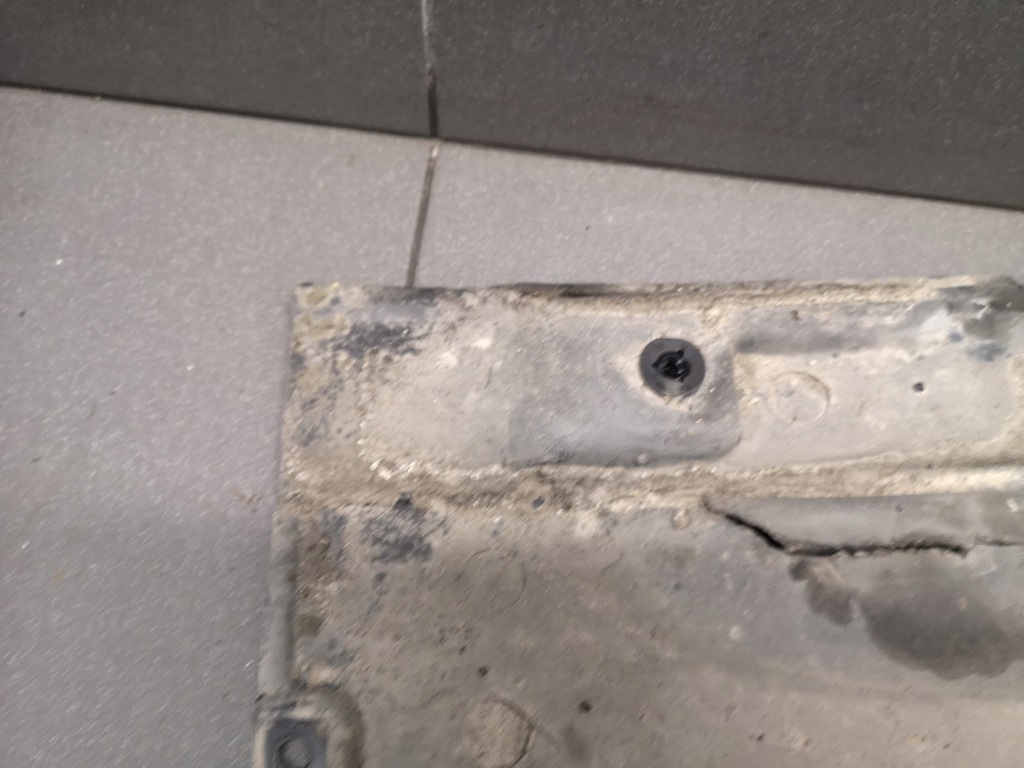 фото №8, Защита подвеска левая audi a6 c6 4f0825215c