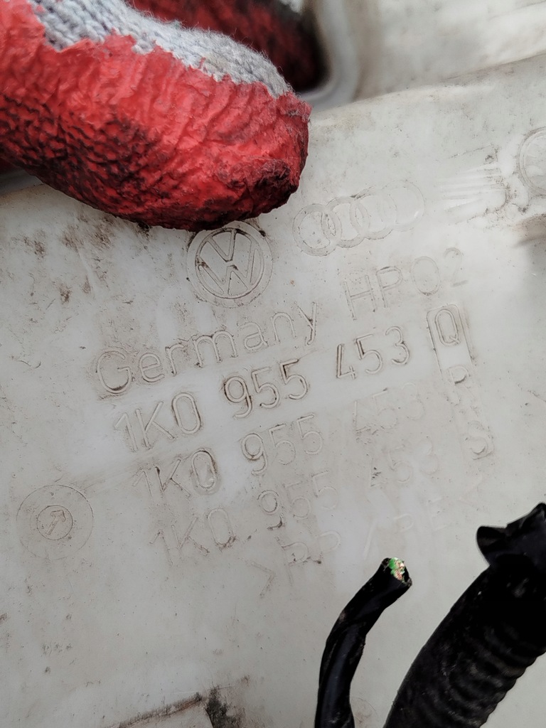 фото №9, Бак рідина do склоомивача vw golf 5 v octavia 2 audi a3 8p 1k0955453q