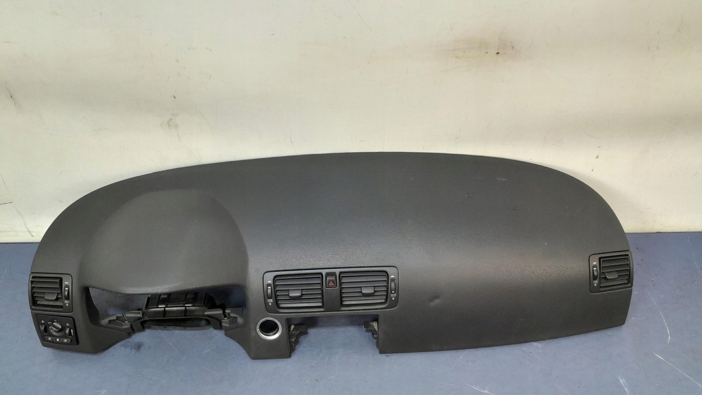 фото №4, Volvo v50 панель приладів приладова подушки безпеки