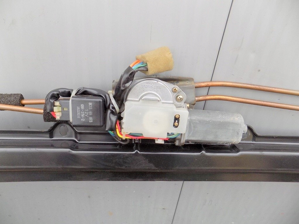 фото №5, Mazda 323f bj 2.0d люк