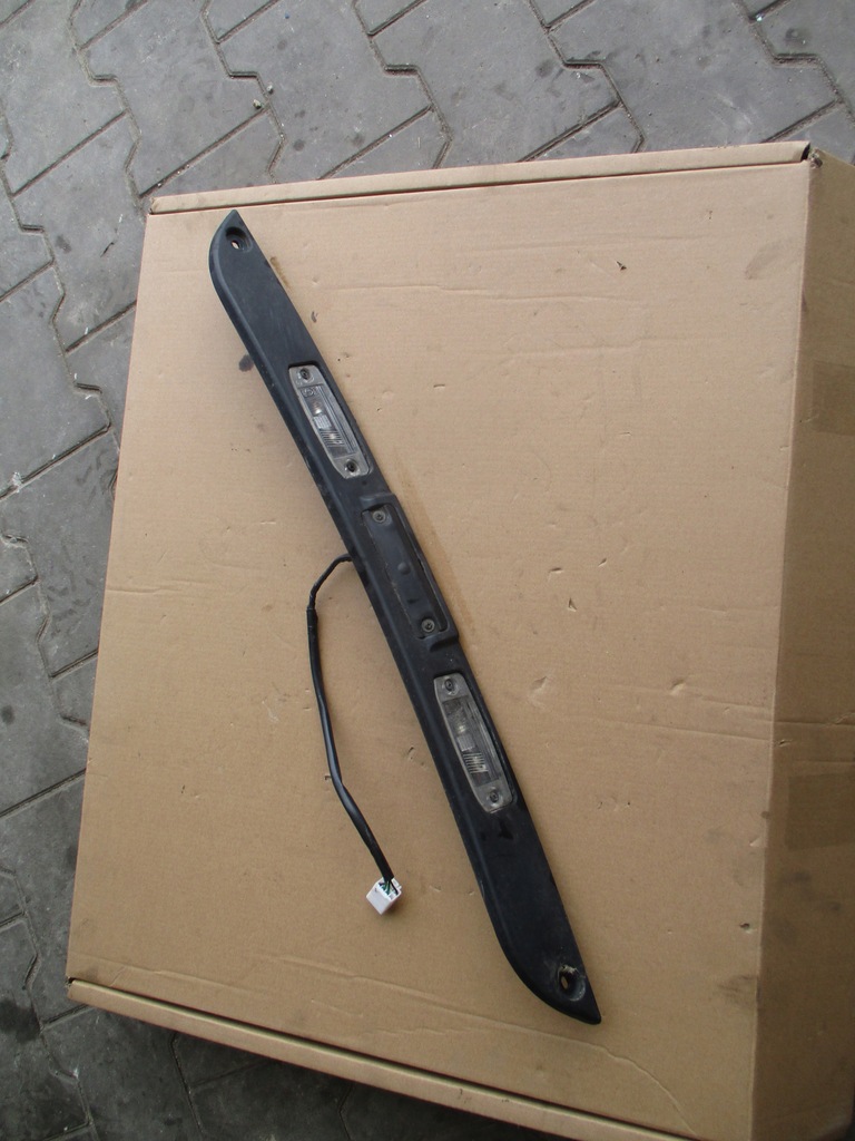 фото №1, Kia sportage iii 2010- накладка w кришка контакт