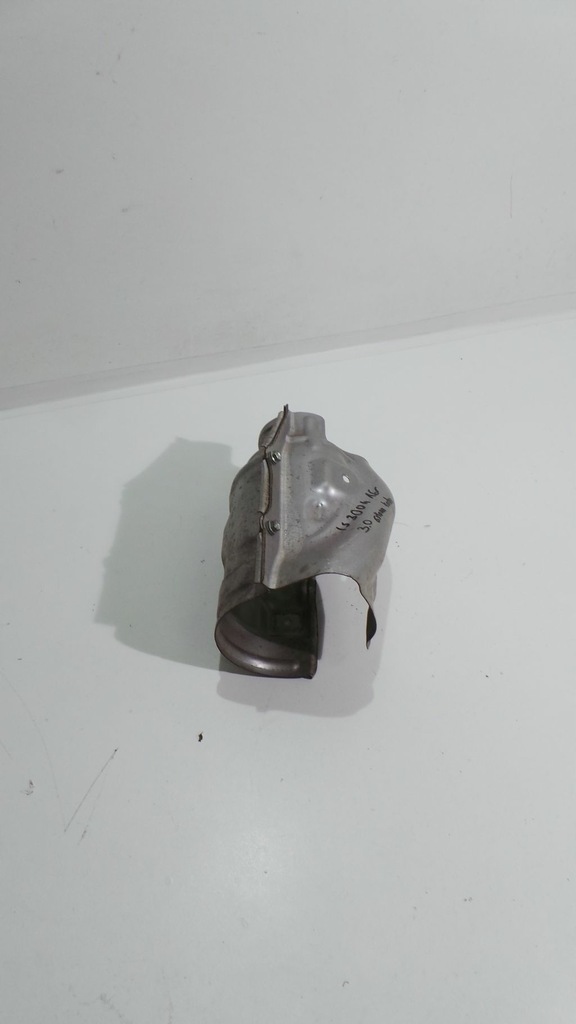 фото №1, Lexus is 300h 200t 2.5b 2016r защита катализатора