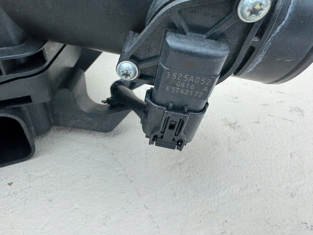 фото №9, Mitsubishi outlander iii 3 15- повітрозабірник впуск корпус фільтра повітря 1525a052