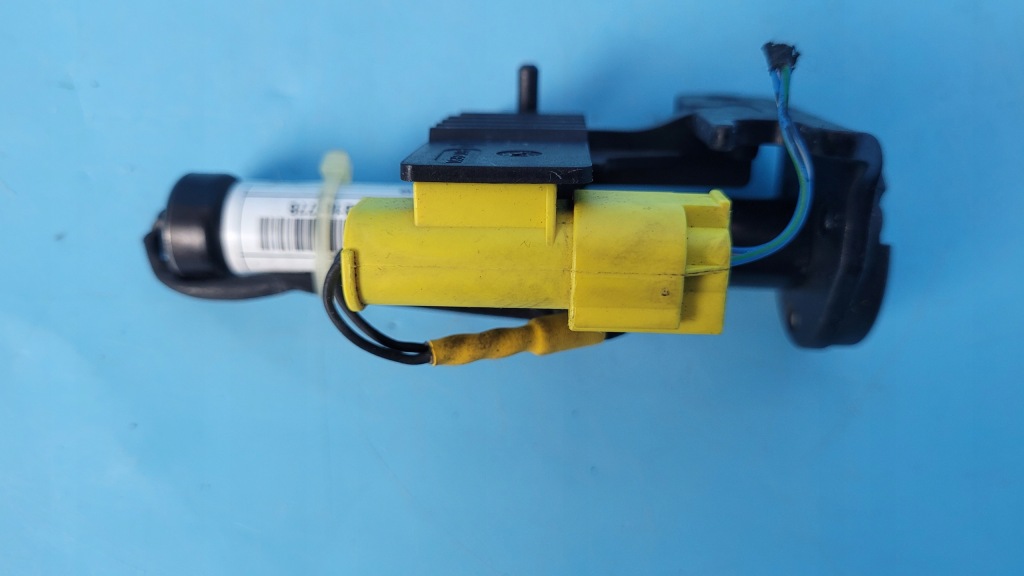 Bmw 5' g31 518d touring 18r піропатрон піротехнічний капот лівий 7435797 Зі Шроту