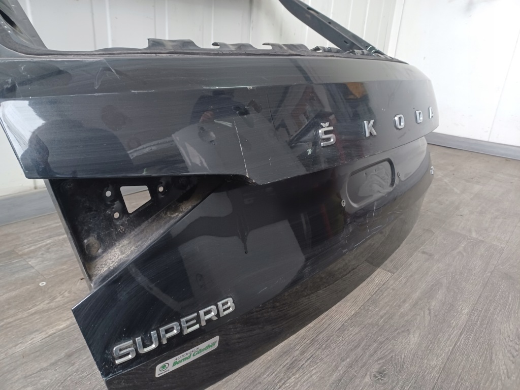 фото №8, Крышка багажника задняя задняя --- skoda superb iii lift kombi