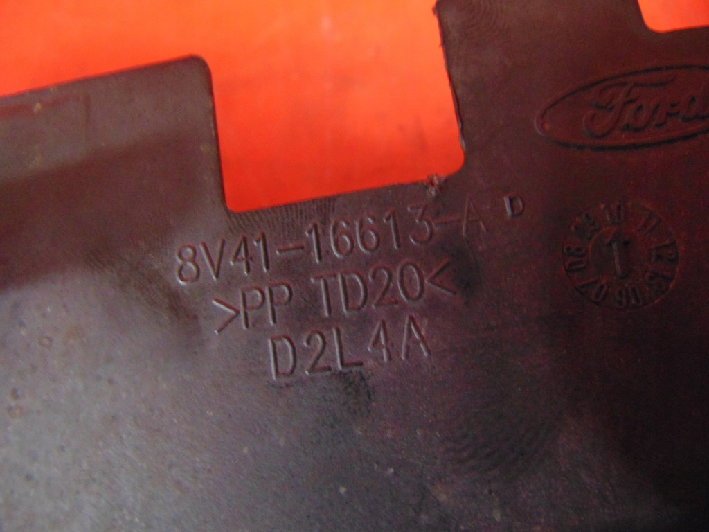 Ford kuga mk1 рестайлинг  решётка радиатора решётка  накладка верхний поперечина Доставка