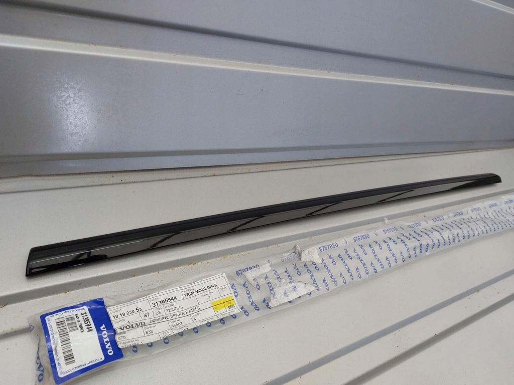 фото №1, Volvo xc70 молдинг parapet правый перед 31385944