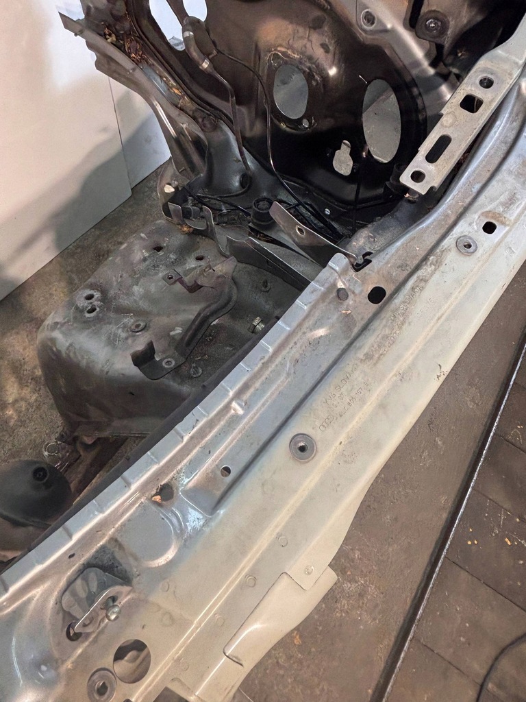 фото №5, Audi q7 4l 2009 левая лонжерон передняя подкрылок лонжерон