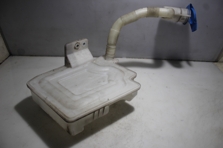 фото №1, Бачок омывателя volkswagen golf v