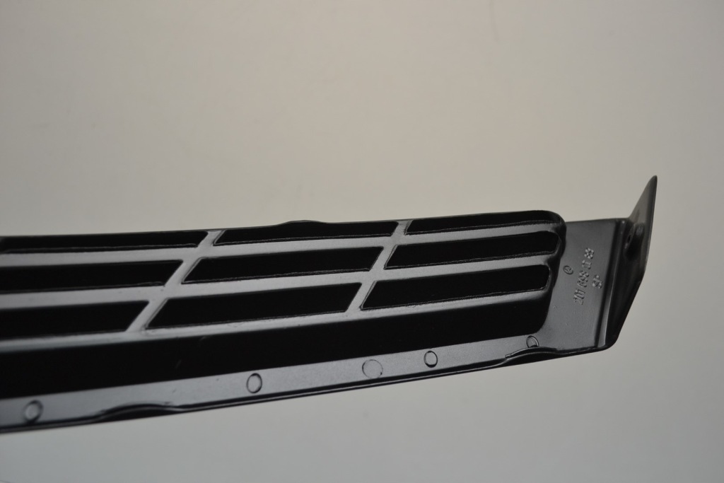 Mercedes w201 190 решётка стойка c левый задний в Украине