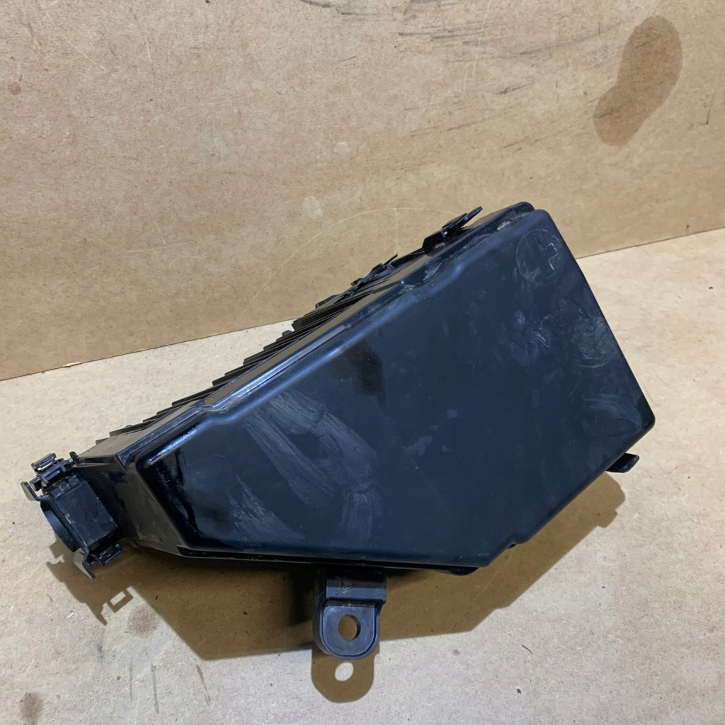 Корпус коробка корпус запобіжників 284b96us0a renault espace vi austral Доставка