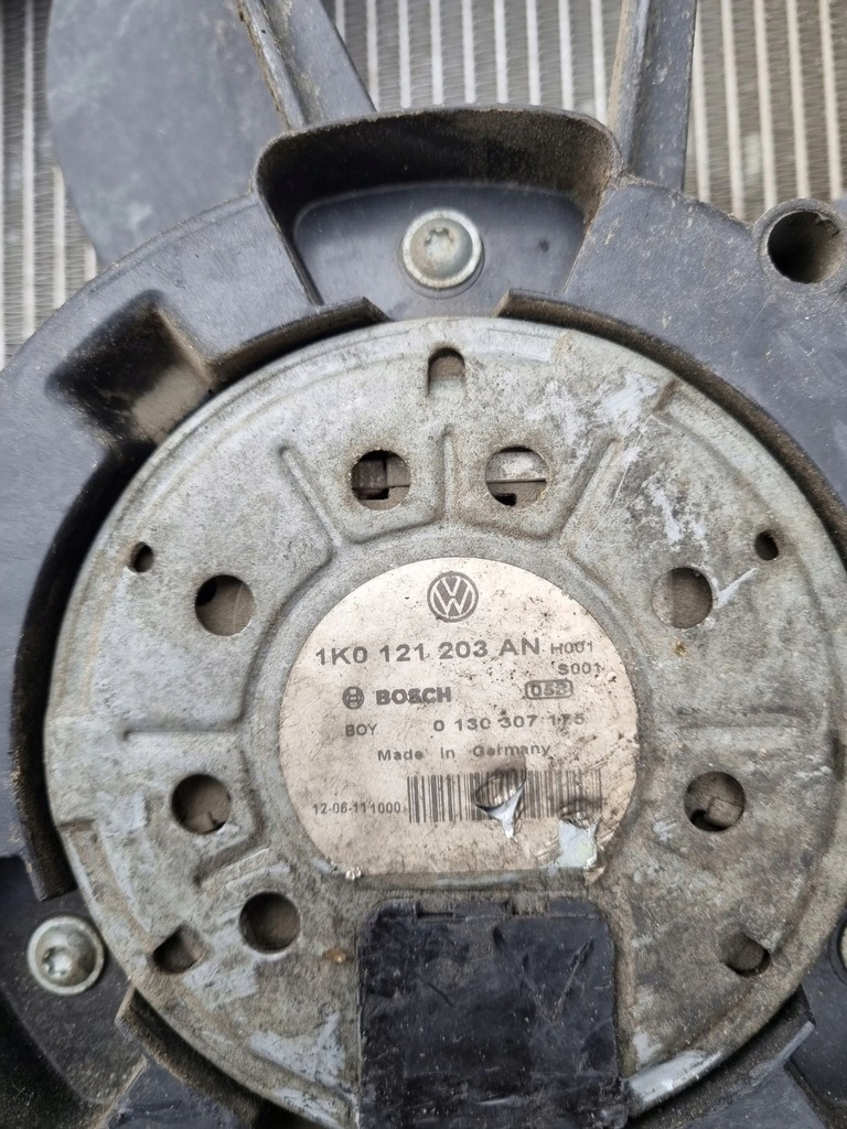 фото №12, Volkswagen caddy 2013 перед радіатор