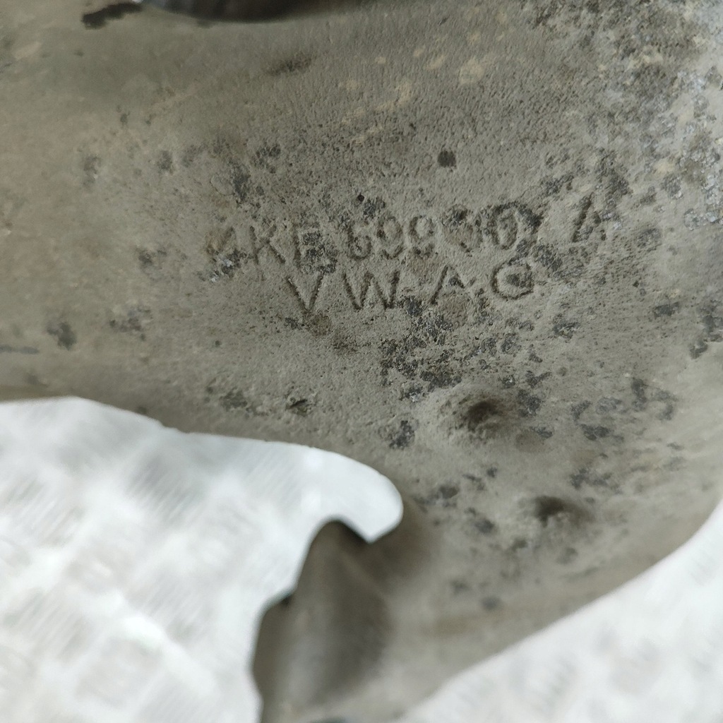 фото №7, Audi e-tron 2019 левая сторона кронштейн / кронштейн двигателя