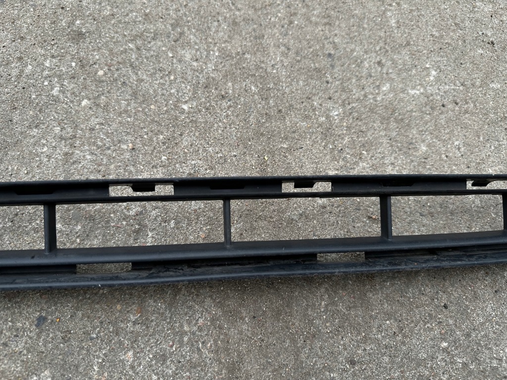 фото №4, Решітка бампера перед renault clio iii