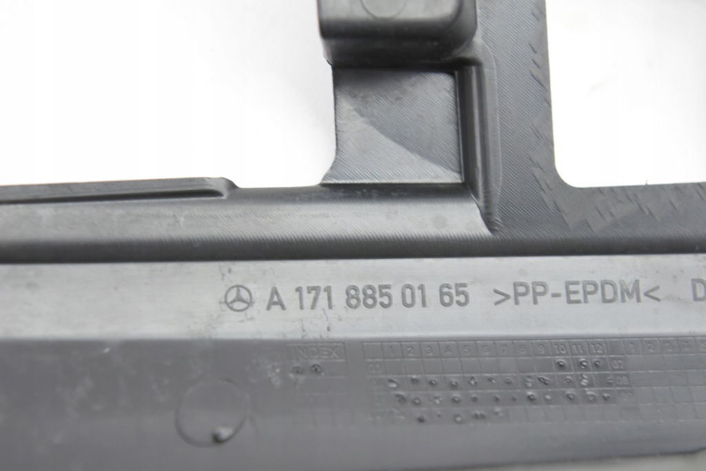 фото №5, Mercedes slk r171 w171 напрямна кронштейн бампера праве перед