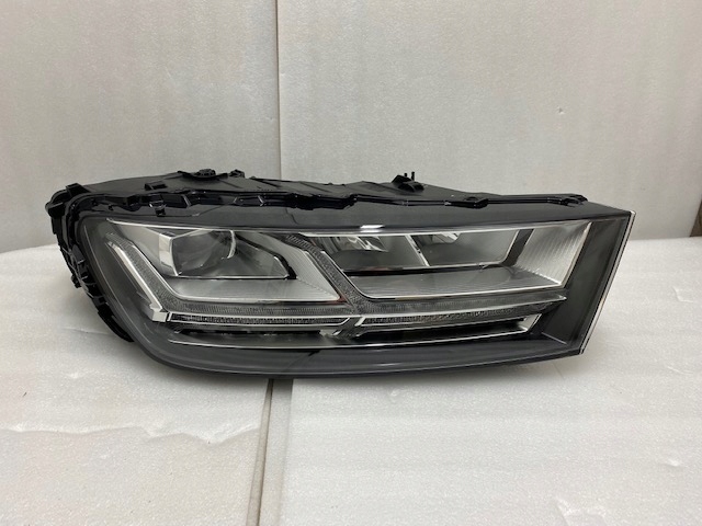 фото №1, Лампа права audi q7 4m full led