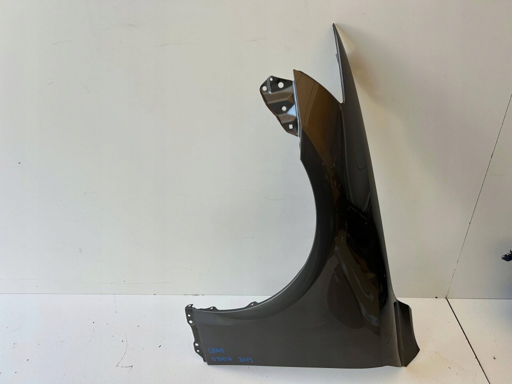 Купити Lexus is300 is300h крило ліве перед оригінал