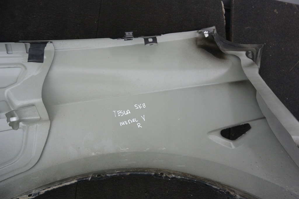 фото №14, Крыло правый перед передний оригинал чёрный tesla y model y