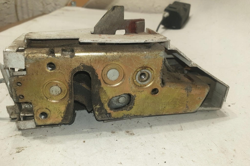 фото №9, Замок лівих передніх двері ford transit tourneo 95vbv219a65 1995