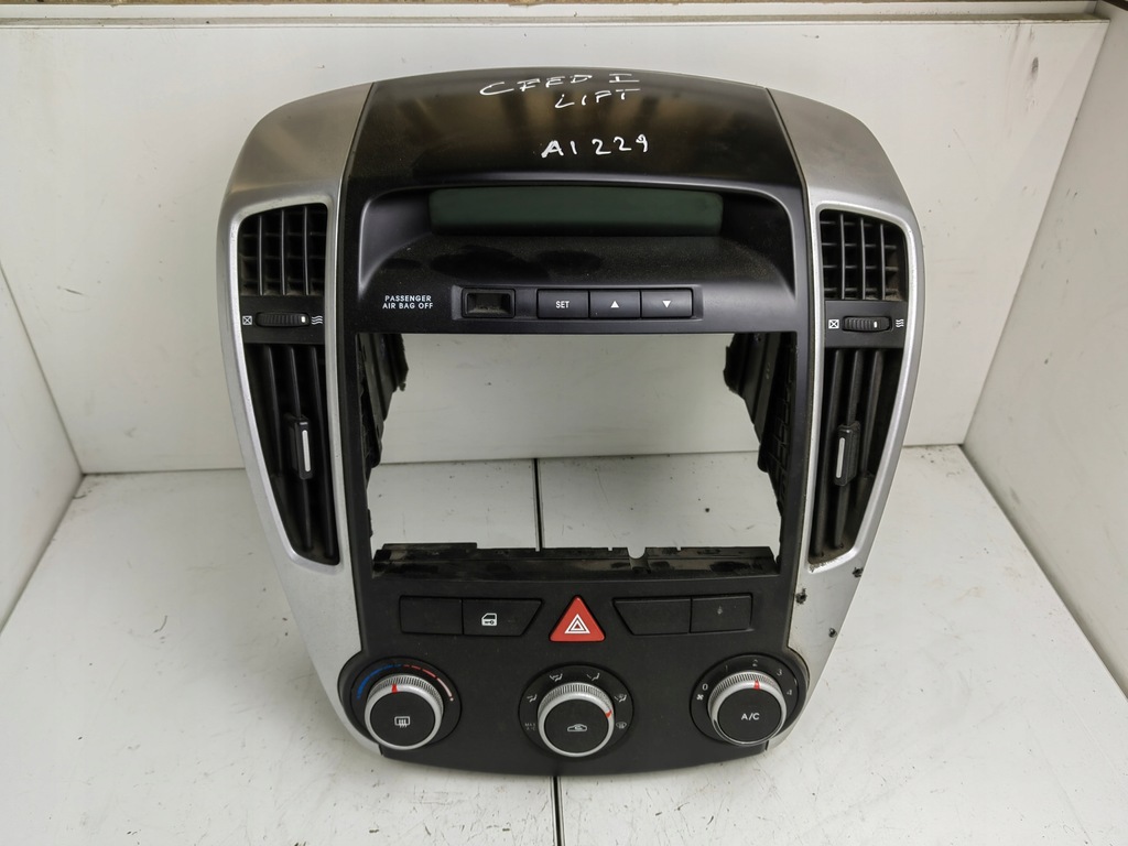 фото №1, Панель кондиціонера дисплей рамка kia ceed i lift 09-12